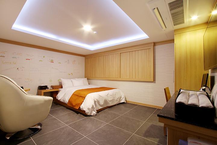 Suwon Orsay Business Hotel Exterior foto